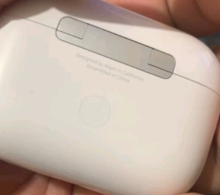 Apple/苹果 AirPods Pro (第二代) 搭配MagSafe充电盒 (USB-C) 苹果耳机 蓝牙耳机 适用iPhone/iPad/Mac