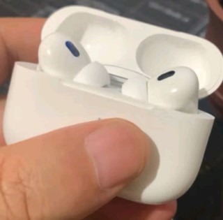 Apple/苹果 AirPods Pro (第二代) 搭配MagSafe充电盒 (USB-C) 苹果耳机 蓝牙耳机 适用iPhone/iPad/Mac