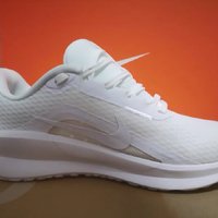 Nike耐克DOWNSHIFTER 13：女性跑者的舒适之选
