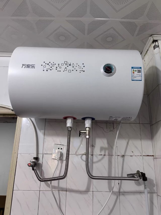 万家乐D40-DM1电热水器：高效节能，安全耐用