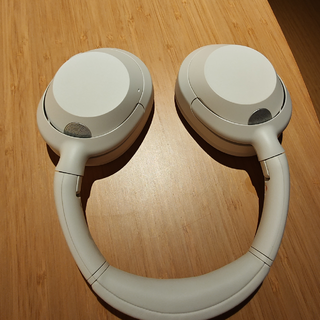 ￥伍佰+💰购入的🎧索尼（SONY）ULT WEAR 重低音头戴式降噪蓝牙耳机购买分享。