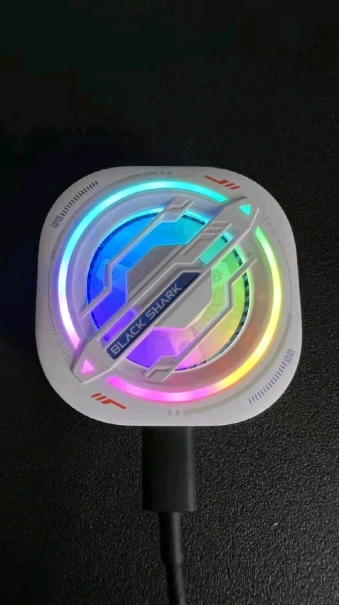 黑鲨磁吸手机散热器3pro