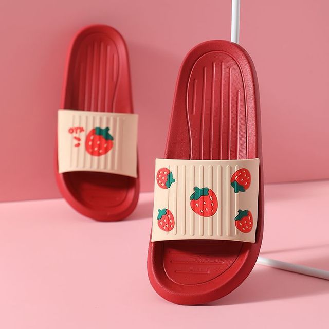 草莓拖鞋