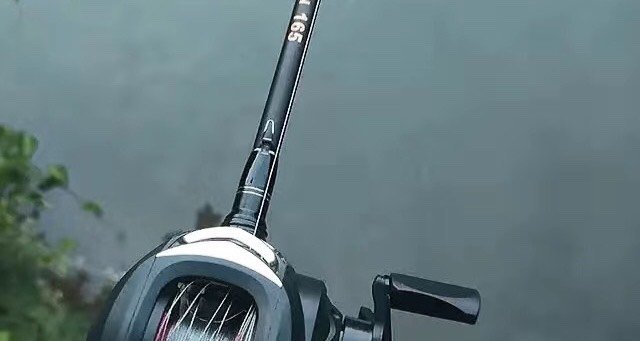 路亚竿与海竿：轻便与功能的完美结合