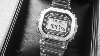 耐摔又时尚，卡西欧GMW-B5000小银块方块手表，让你成为运动场上的焦点！