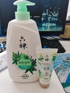 六神沐浴露持久留香滋润保湿水润男女沐浴乳1L/1.5L家庭装沐浴液