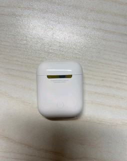 Apple/苹果 AirPods (第二代) 配充电盒 苹果耳机 蓝牙耳机 无线耳机 适用iPhone/iPad/Apple Watch/Mac