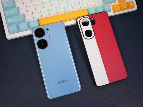 晒晒iqoo neo9红白手机壳，顺便谈谈瞎眼屏初步体验