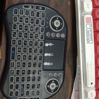 随身便携的一体式无线鼠标键盘。