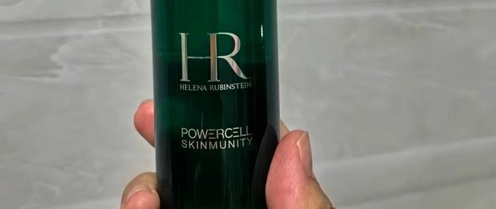 赫莲娜绿宝瓶新肌水：焕活肌肤，水润透亮之选