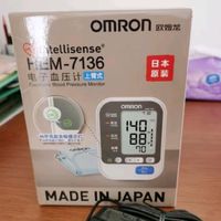 欧姆龙（OMRON）电子血压计HEM-7136升级款日本原装进口血压仪全自动家用上臂式血压测量仪 