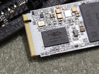 光威1T PCIe4.0固态开箱笔记，450元入手