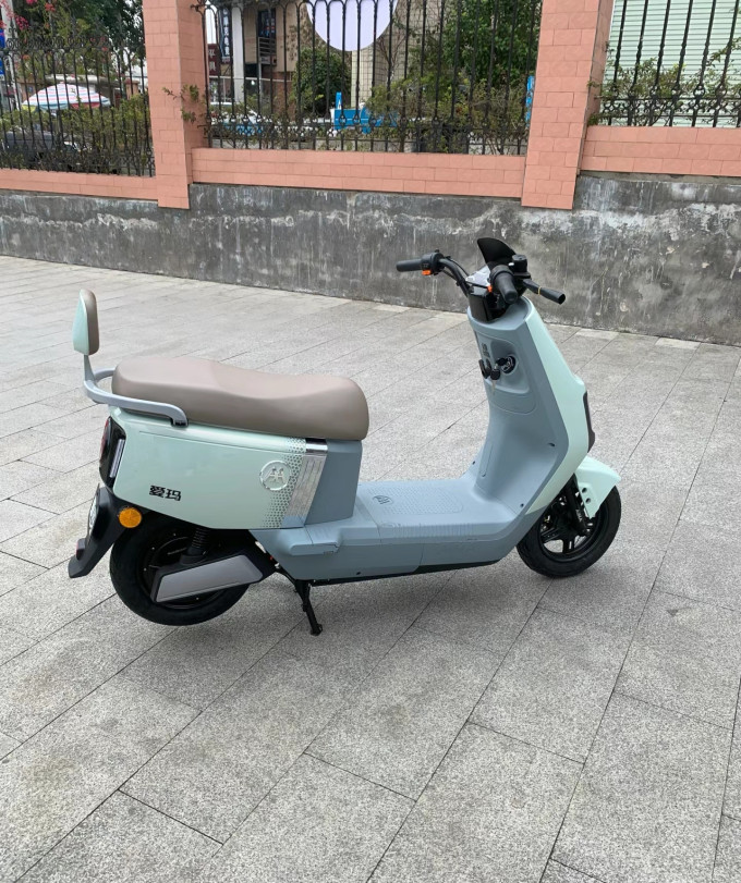 爱玛摩托车整车