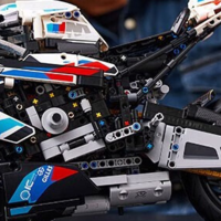 LEGO Ducati Panigale V4 R-V2