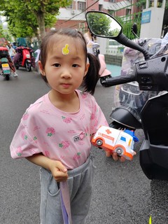 来自幼儿园老师的小礼物-玩具救护车🚑