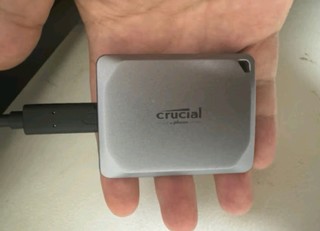 Crucial英睿达X9 Pro 2TB移动固态硬盘：疾速三防，畅联无阻