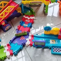 伟易达豪华版电动火车玩具积木，是一款深受孩子们喜爱的益智玩具。