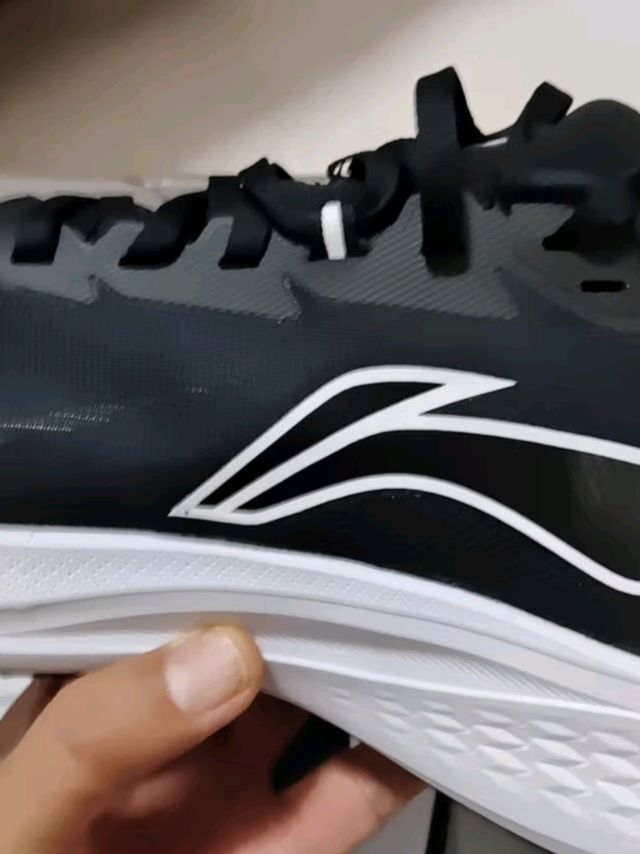 据说现在李宁的赤兔比较火，很多学生要买它。现在百亿补贴199元可以到手