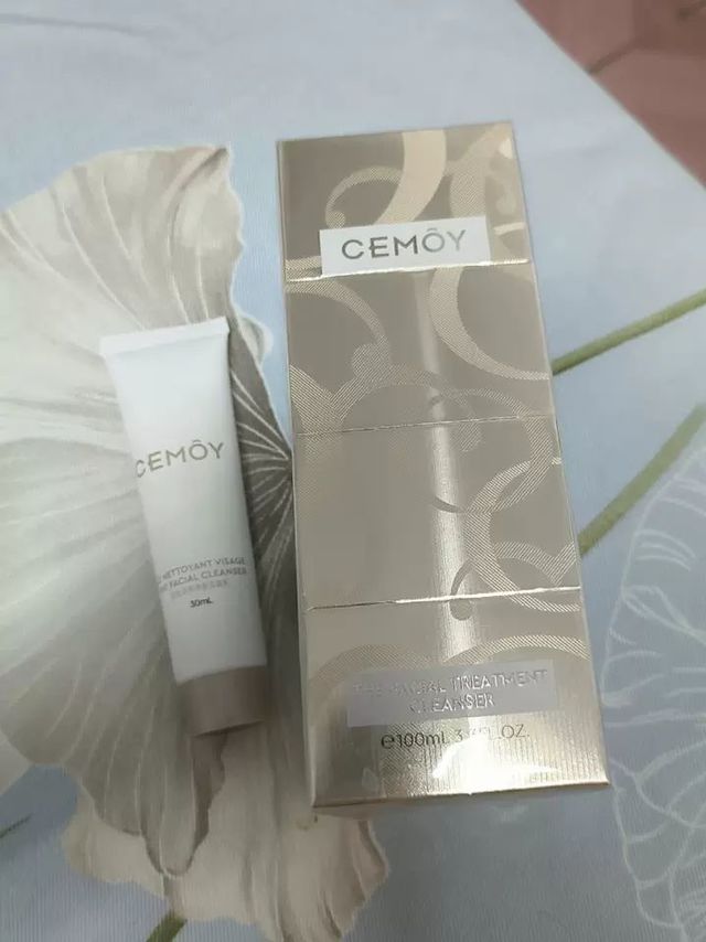 CEMOY澳诗茉氨基酸洗面奶，深层控油洁净的秘密武器