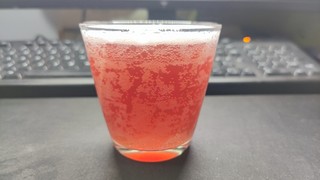 看欧洲杯，喝白熊啤酒，奇奇怪怪的口味