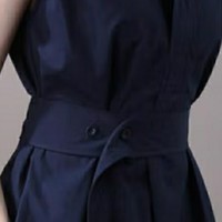 拉夏贝尔（La Chapelle）2023年新款藏青色衬衫连衣裙：名媛气质，法式设计感的小众之选