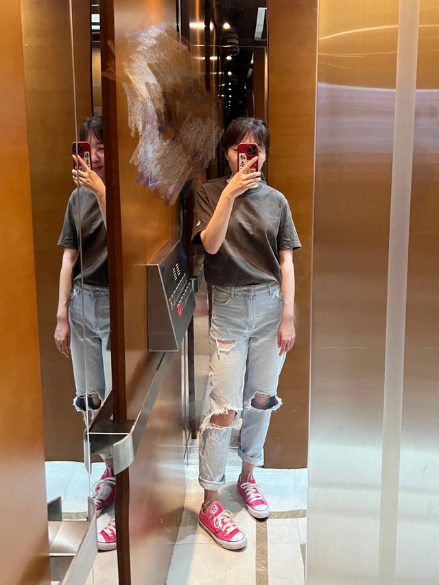 买菜大妈到美式复古，只需要把T恤塞进裤腰