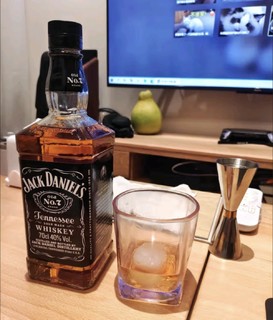 杰克丹尼（Jack Daniels） 美国 田纳西州 调和型 威士忌 进口洋酒 700ml 无盒 