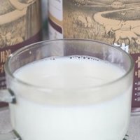 羊奶粉营养价值高吗，适合给学生喝吗？