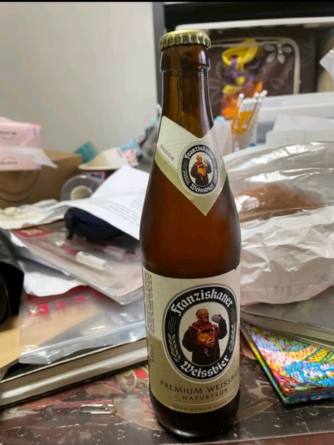 小黑瓶啤酒图片