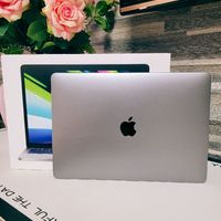 买笔记本不想被坑，就闭眼买苹果MAC，一台电脑用二十年，绝对性价比最高，笔记本只有苹果和其他