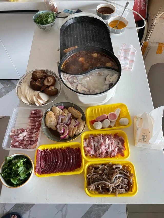 动手烤个肉，煮个火锅都挺方便