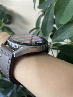 华为gt手表性价比还挺高，完全不比Apple Watch差。