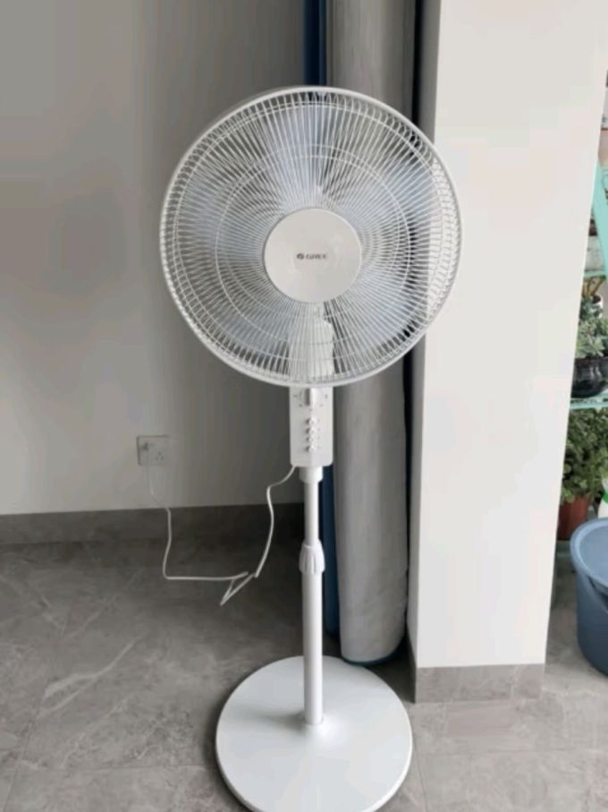 格力gree电风扇家用节能落地扇学生立式大风量客厅宿舍机械五叶扇fd40