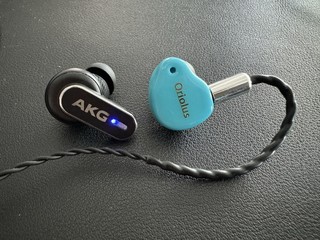 不公平对比？akg n5 vs 老人家水黄鹂