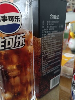 看欧洲杯，我不喝酒，只喝生可乐