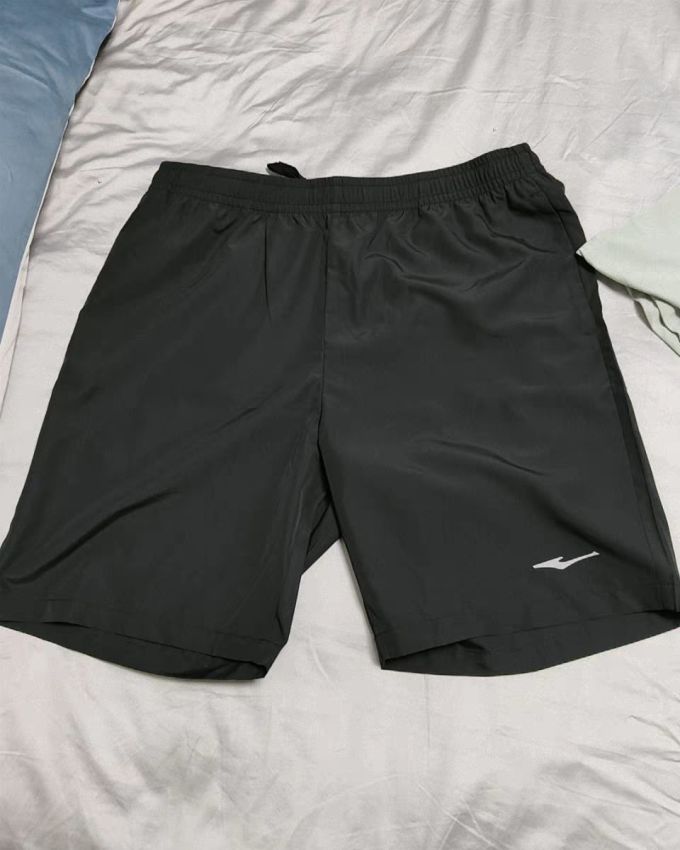 鸿星尔克运动短裤