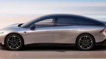 小鹏汽车发布新旗舰车型P7+，今年4季度上市，采用纯视觉智驾方案，车长超5m
