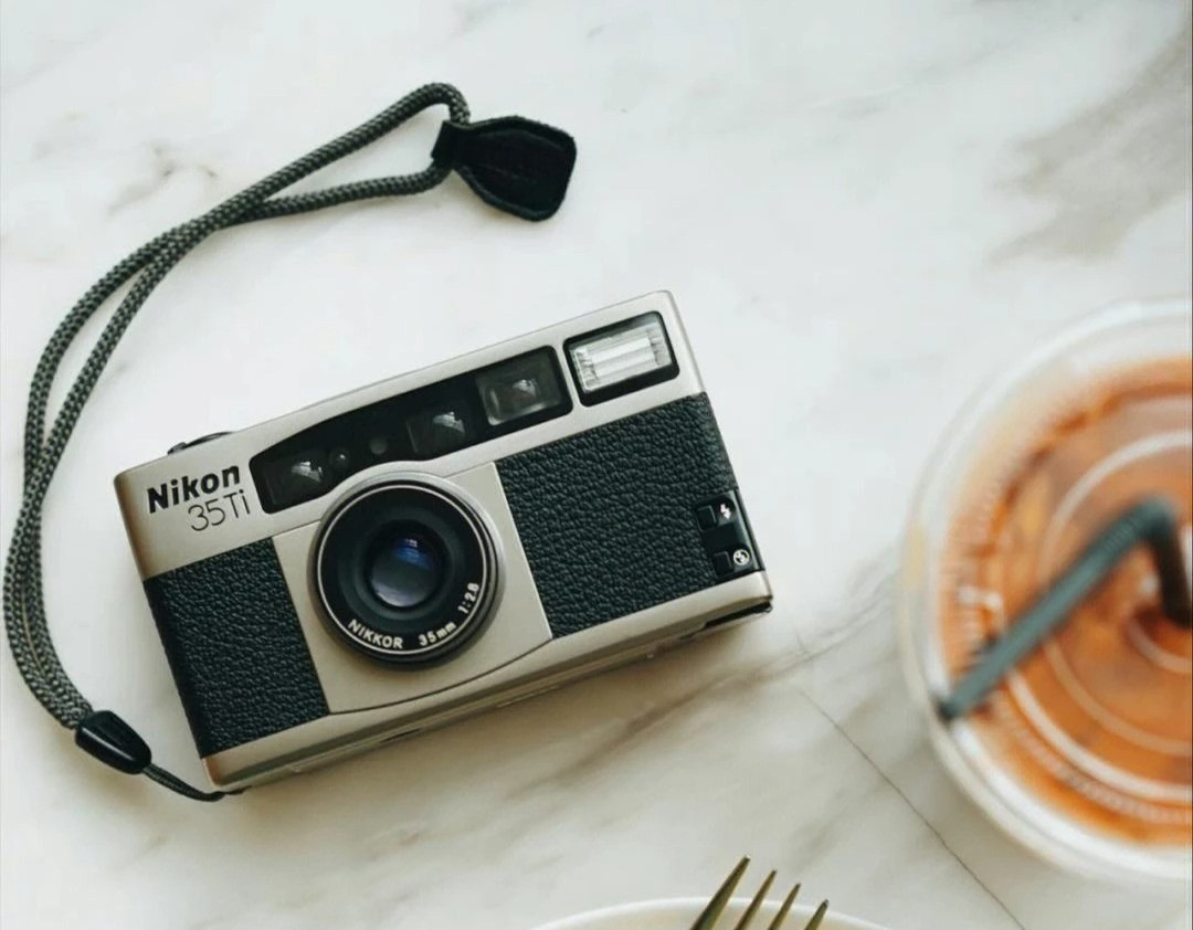 荣耀 Magic V3/Vs3 发布：9.2mm轻薄、2.5m防水、双向卫星无网导航、纯钛VC