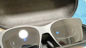 “颠覆视觉体验！XREAL Air2 Pro智能AR眼镜深度测评，电致变色+DP直连带来超凡享受”
