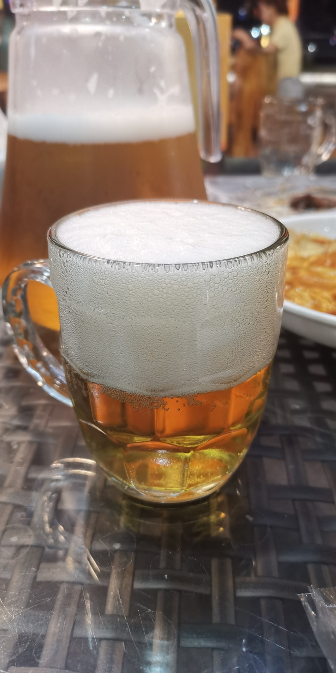 为冠军干杯青岛啤酒