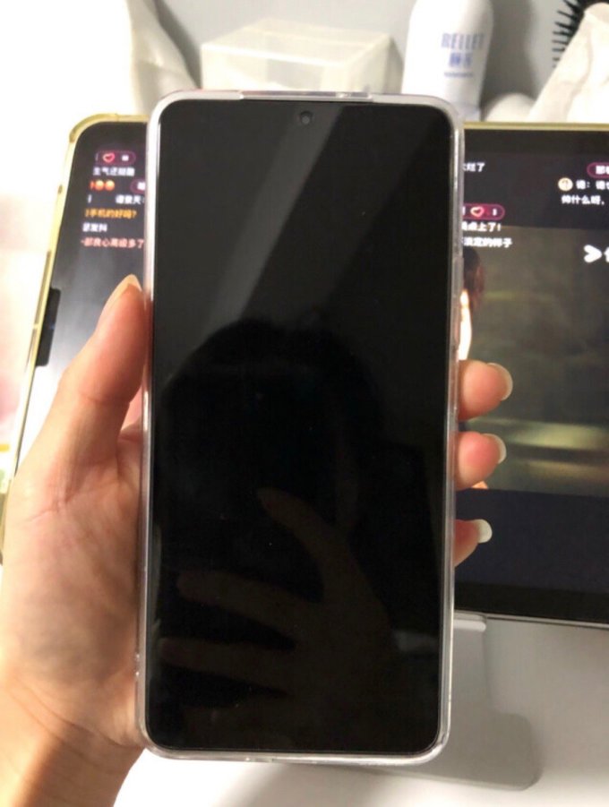 红米手机怎么样 这个红米k70,真是让很多人都没看懂,明明就配了2k屏幕