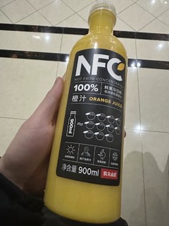 一款令人惊艳的饮品——农夫山泉 NFC 果汁饮料 NFC 橙汁 900ml 装！