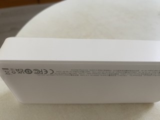 40 元 20000mAh 移动充电宝收到，确实有点沉