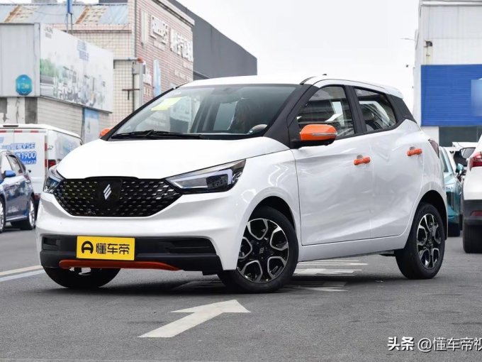 江铃新款易至ev3青春版上市 6.28万元起