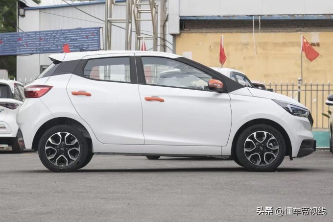 江铃新款易至ev3青春版上市 6.28万元起