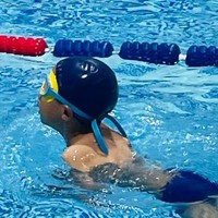 游泳是孩子必学的一项技能