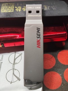 海康威视128G 的USB3.2双接口U盘