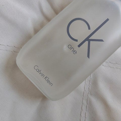 夏日香香的秘密：CK one 中性香水