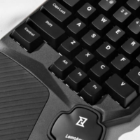 Keychron 旗下 Lemokey 发布 X0 单手游戏键盘，十字型空格键、可选红/茶机械轴
