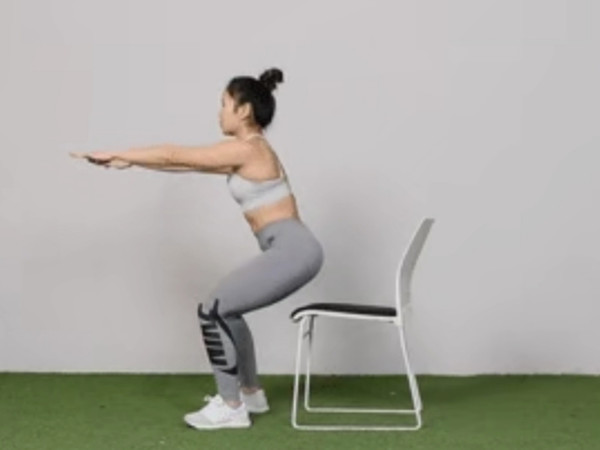 4个适合办公室锻炼的动作,坐着就能运动，保持好身材预防亚健康